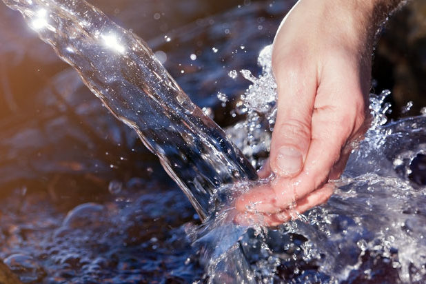 Quellwasser Quellwasser